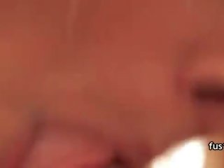 巨乳 adolescent 得到 她的 光头 的阴户 拍着 在 家