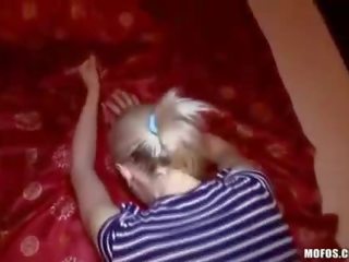 Приголомшлива чешка фам fatale vicktoria товчений