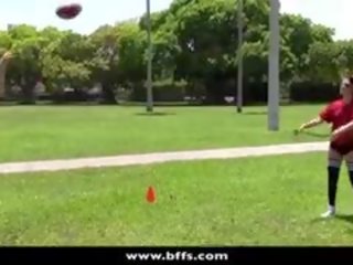 Три привабливий groovy підліток athlete дівчинки менді, софі і тіффані