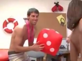 Молодий студенти coitus на коледж вечірка