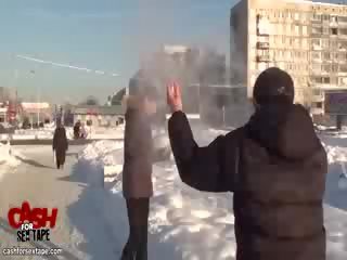 Dangerous публічний брудна відео і мінет для тримати теплий