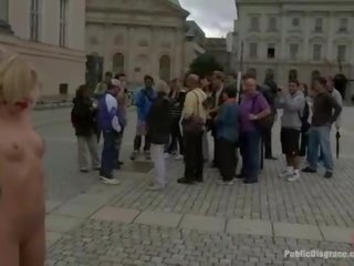 Студент и очарователен intern наказани