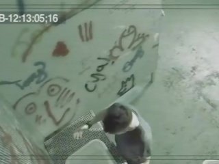 Рудоволоса панк краля смокче a великий putz в wc