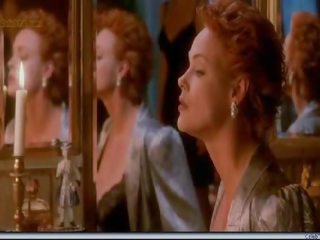 Brigitte nielsen চেইন দিয়ে বাঁধা তাপ