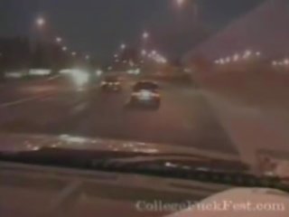 Pure коледж ескорт в в заднє сидіння