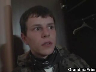 Шлюбний мед радує два robbers
