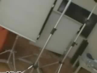金发 打 同 她的 混蛋
