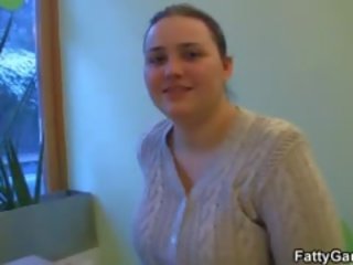Пухкий ціпонька отримує doggystyked