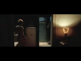 服を着た女性裸の男性 シーン drew barrymore と サム rockwell