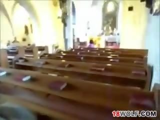 Грудаста підліток миготливий її тіло на церква