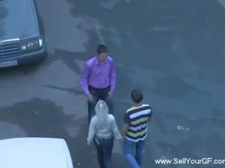 তাকান এ এই ইউরোপীয় মেয়ে নবজাতক প্রচন্ড আঘাত