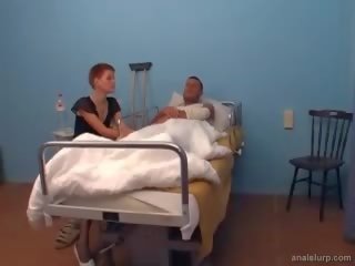 Magnificent немовлята ділитися величезний промах в в лікарня