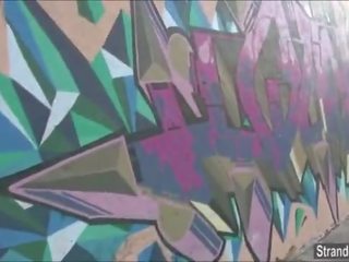 Голям бюст тийн rainia красавица hitches а езда и получава прецака