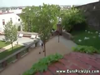 Избран нагоре аматьори stunner чука в публичен и прави не грижа