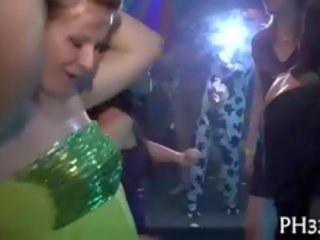 気のあるそぶりの ファックフェスト パーティー