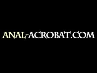 超 大 长袜 和 肛交 acrobats