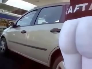 Голям дупе при gas станция филм