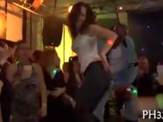 Waiters чукане повлекани