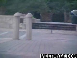 Pleasant білявка підліток публічний мінет
