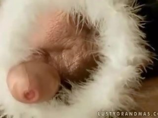 Много стар бабичка чукане а момък