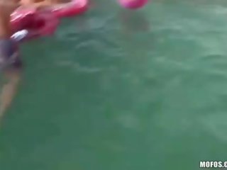 盛大 青少年 得到 奶油