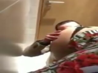 Индийски офис дама прецака с шеф в офис washroom