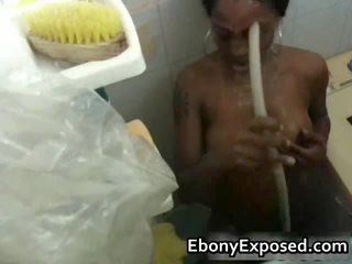 Момичета като а душ скрит камера