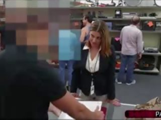 Bizness sieviete selling materiāls izpaužas fucked