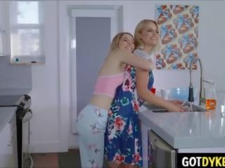 Лесбіянка секс з привабливий пантера сусід