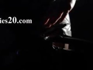 З зав’язаними очима модель отримує ебать по ремінець на