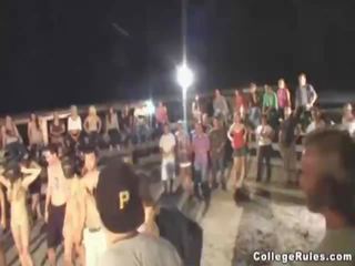 Хардкор коледж смоктати вечірка