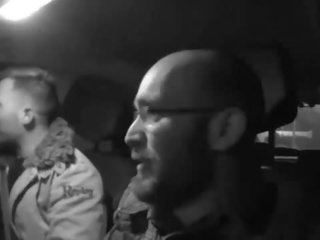 Tremendous пари трахання на в диван на світанок. домашнє вуайеріст taped мій gf iv023