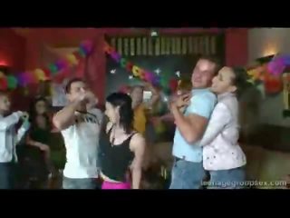 Damsel груповуха на її вечірка