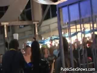 Зіпсована sensational marvelous володарка ties вгору її людина і карає його на знімання одягу vid