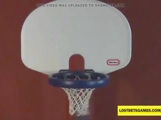 Чарівний дівчинки грати роздягання баскетбол, безкоштовно брудна фільм d4