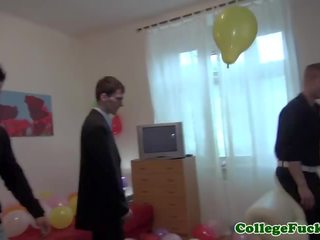 Європейська коледж sweetheart jizzed на її вечірка