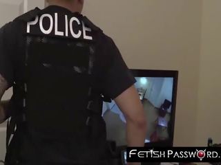 Зіпсована трохи подруга аліса coxx disciplined по cops великий член