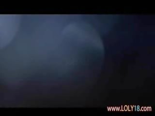 优 长 腿 暗 头发 tears 她的 猫