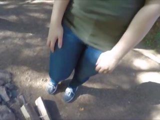 Втрачений hiker lassie отримує трахкав і приймає анал кінчання