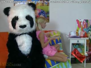 无 一 stitch 上 跳舞 和 loony 党 党 有 xxx 电影