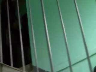 Вона сподобалося її два жорсткий донгів для власний задоволення в stairwell