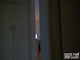 Емо молодий леді спіймана фінгерінг в в душ