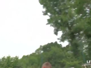 Араб з північної африки chaudasse baisee ан тріо sur ле terrain де.